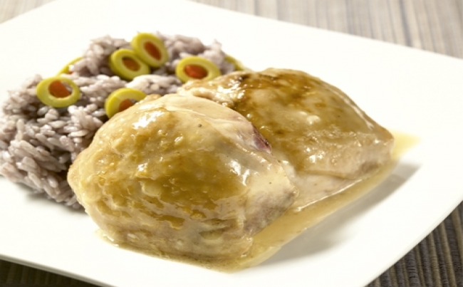 Arroz con aceitunas y pollo